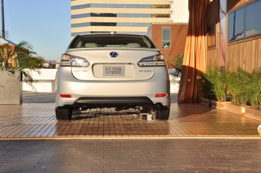 Lexus HS photo