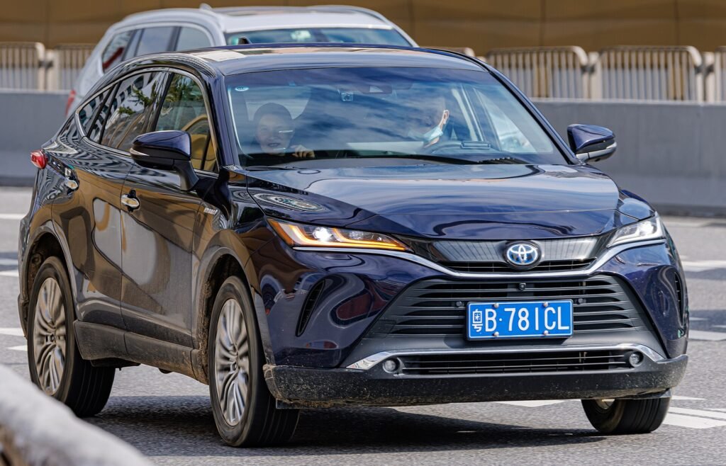 Toyota Harrier photo