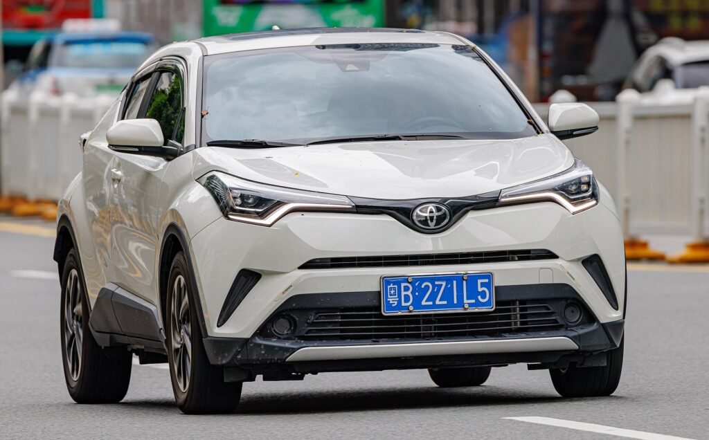 Toyota C-HR photo