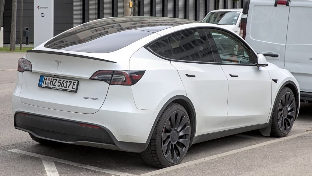 Tesla Model Y photo