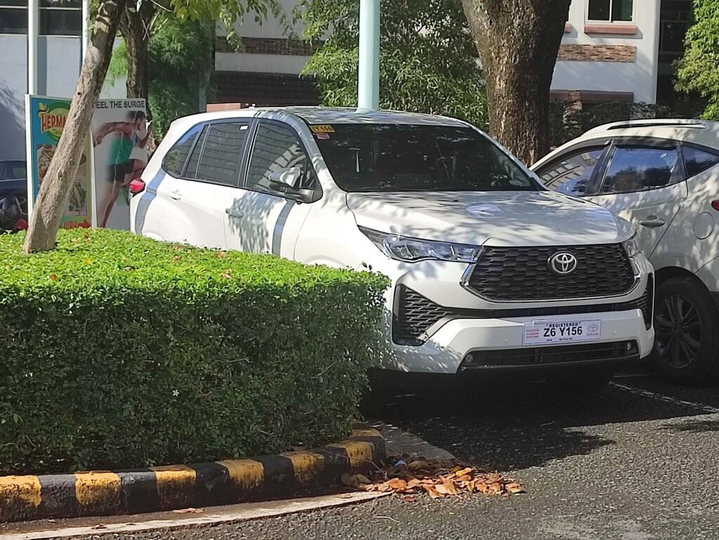 Toyota Innova Zenix photo