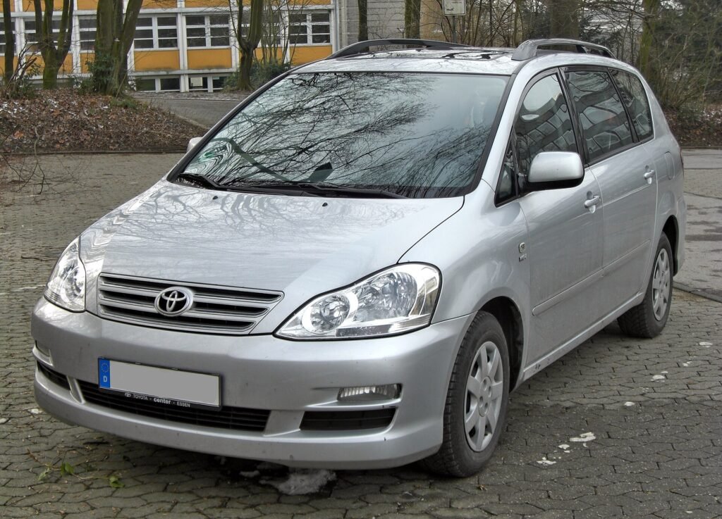 Toyota Avensis photo