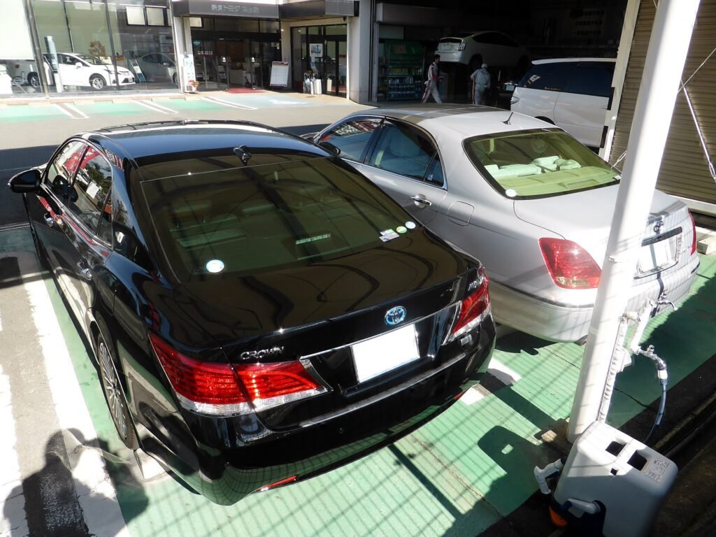 Toyota Crown Majesta photo