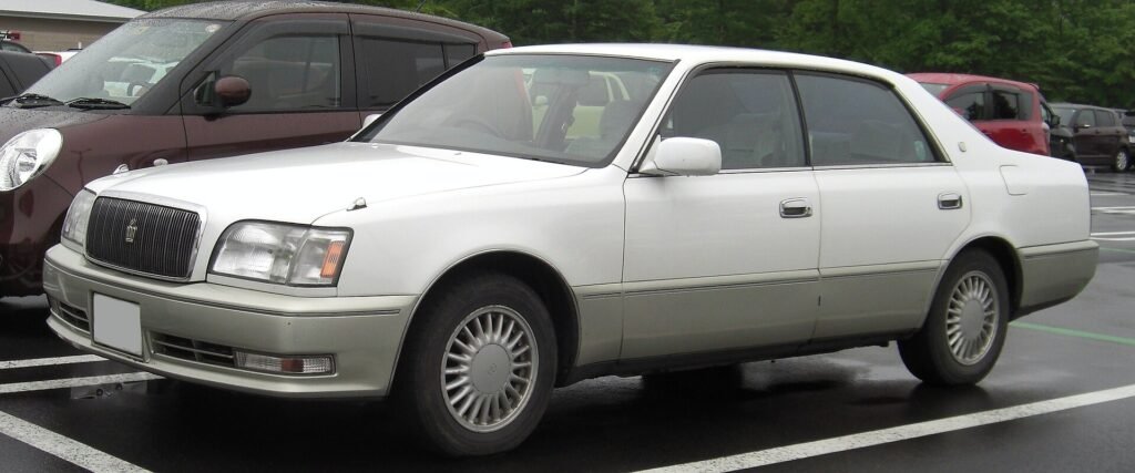 Toyota Crown Majesta photo