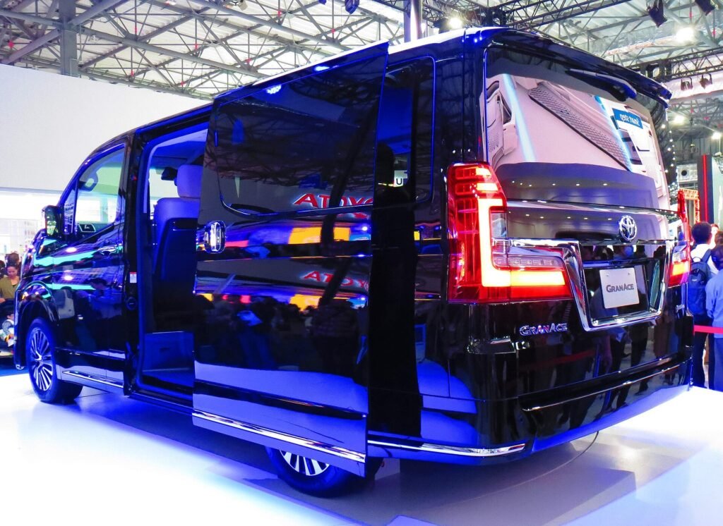 Toyota Granace photo
