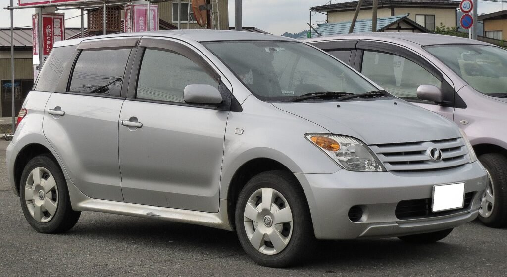 Toyota Ist photo