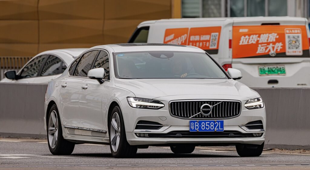 Volvo S90 photo
