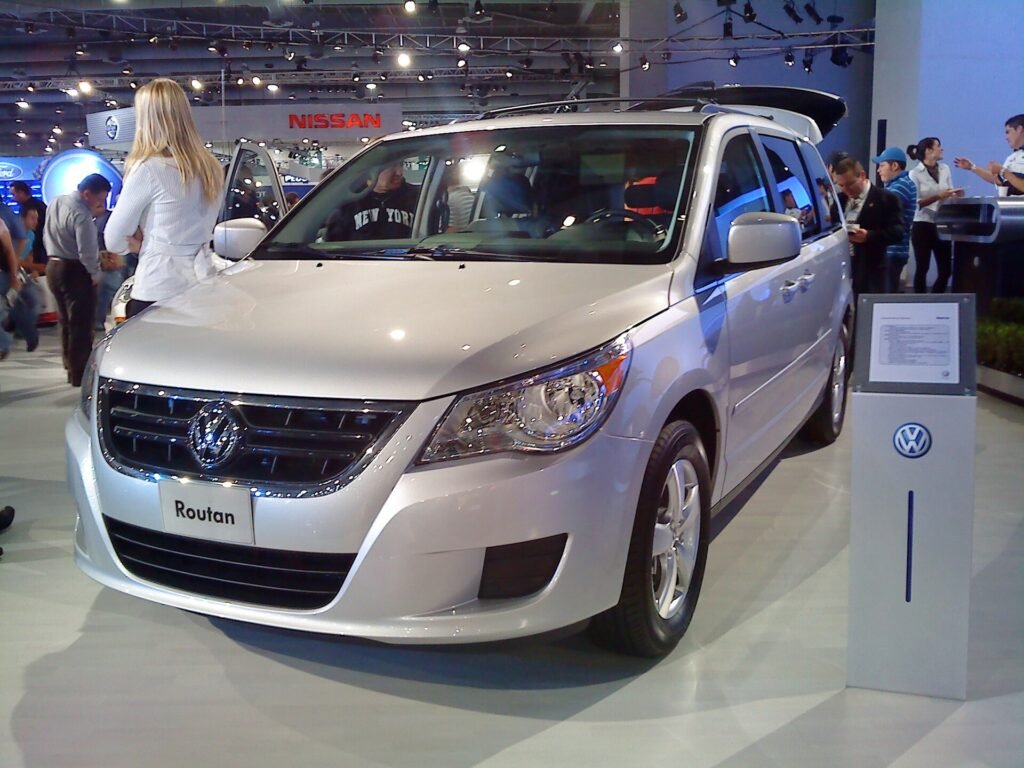 Volkswagen Routan photo