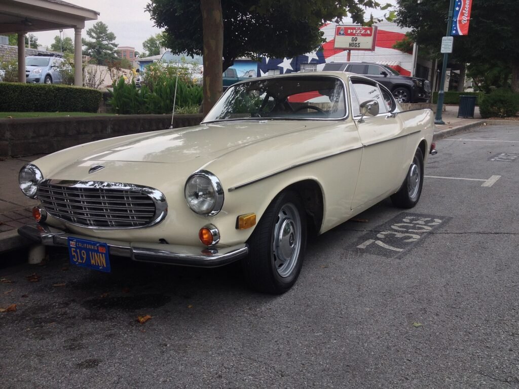 Volvo 1800S photo