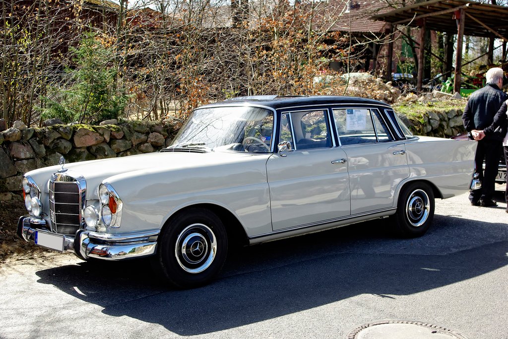 Mercedes-Benz 220 SEb photo