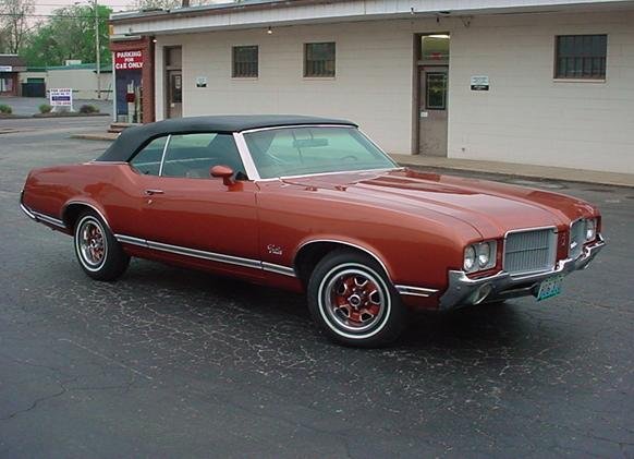 Oldsmobile Cutlass Salon Brougham photo