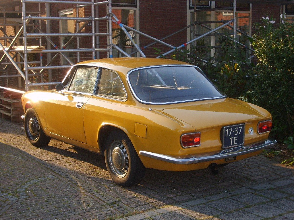 Alfa Romeo GT Junior 1300 photo