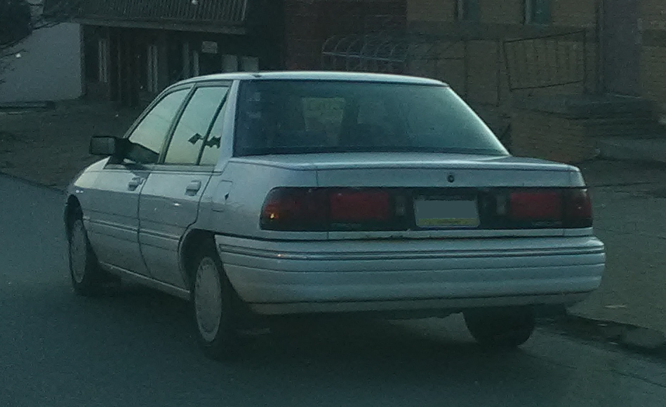 Mercury Tracer photo