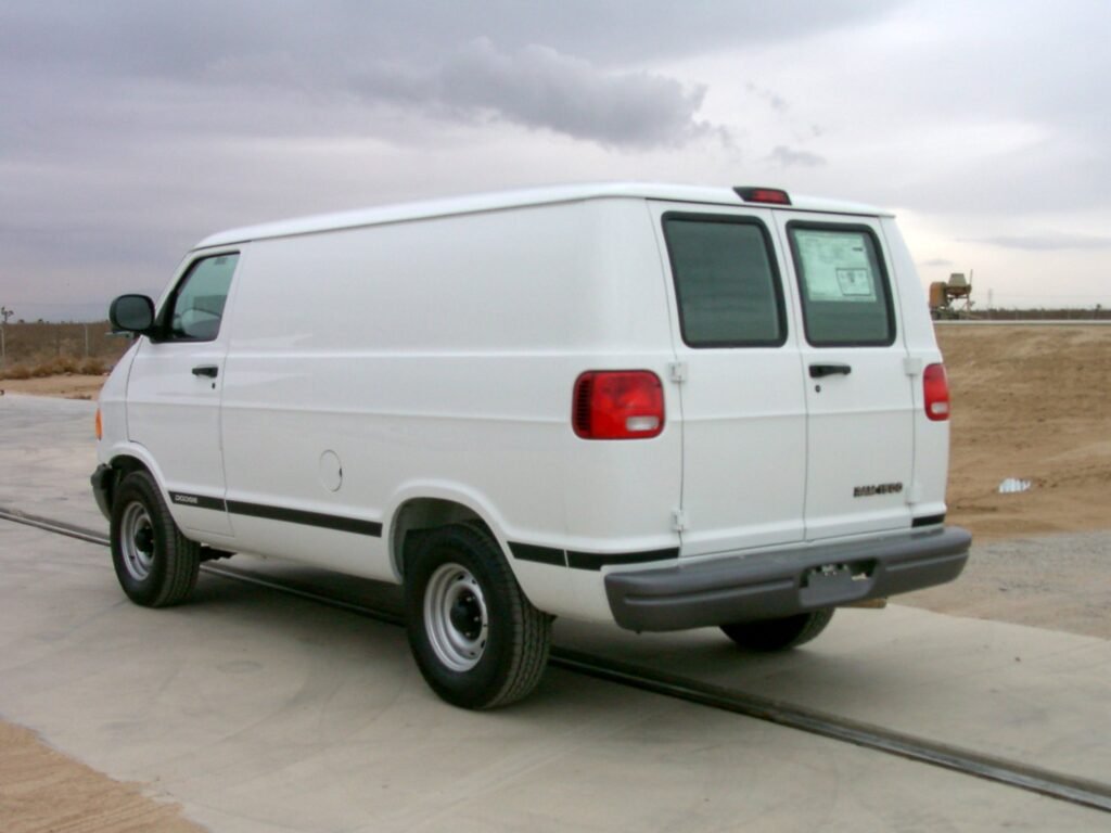 Dodge Ram 1500 Van photo