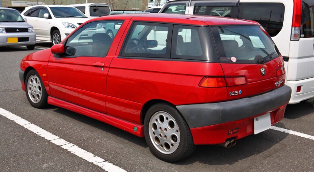 Alfa Romeo 145 photo
