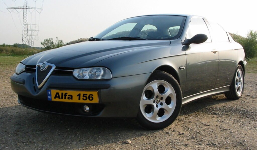 Alfa Romeo 156 photo