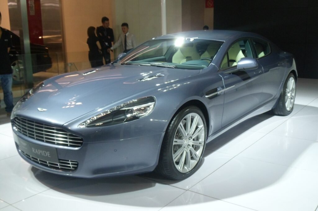 Aston Martin Rapide photo