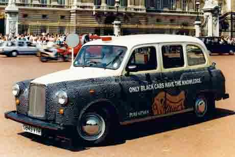 Carbodies Fairway photo