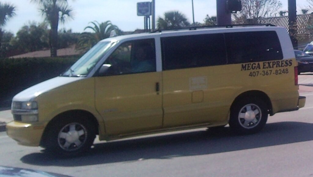 Chevrolet GMC Safari photo