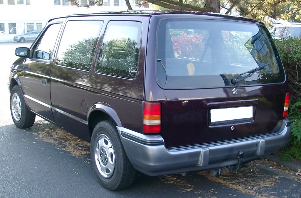 Lancia Voyager photo