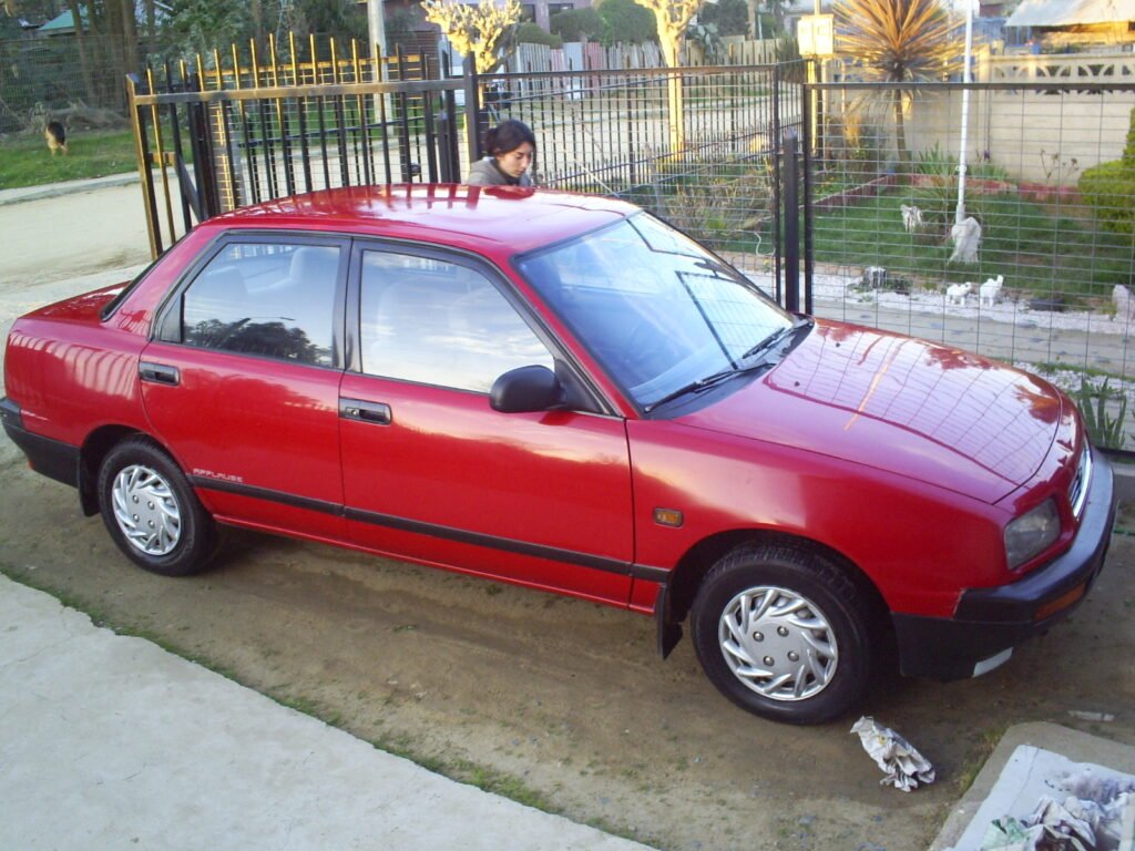 Daihatsu Applause photo