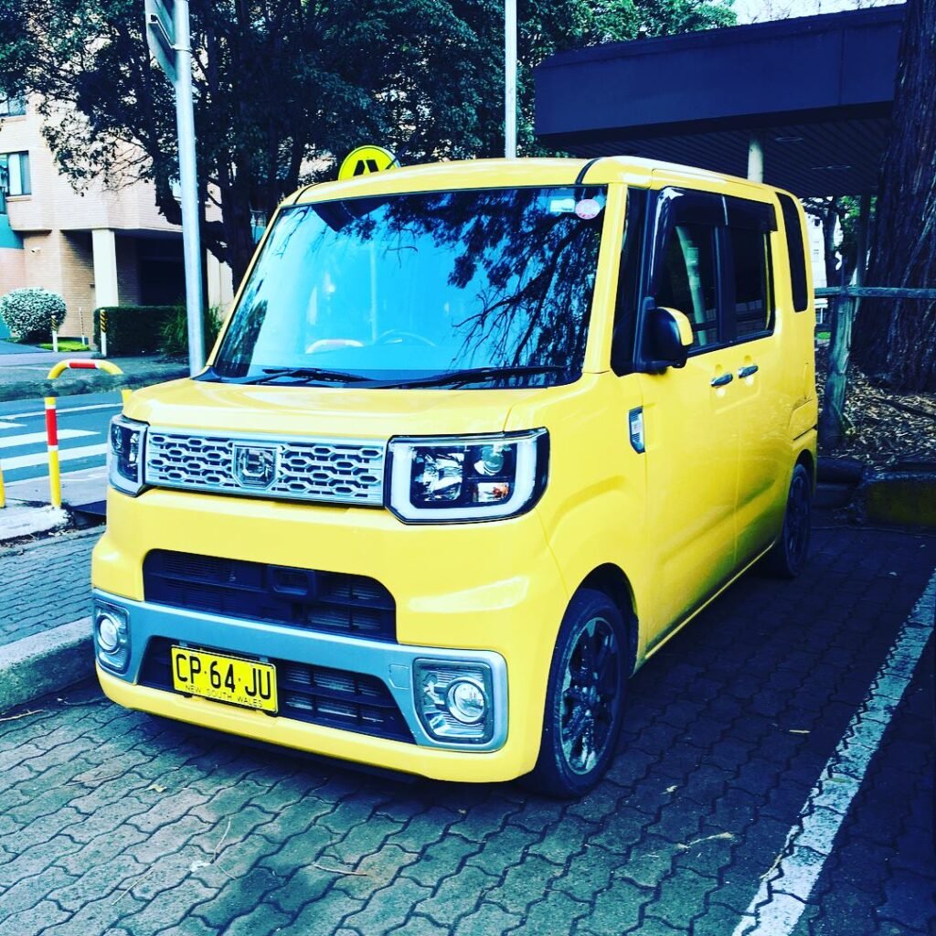 Daihatsu Wake photo