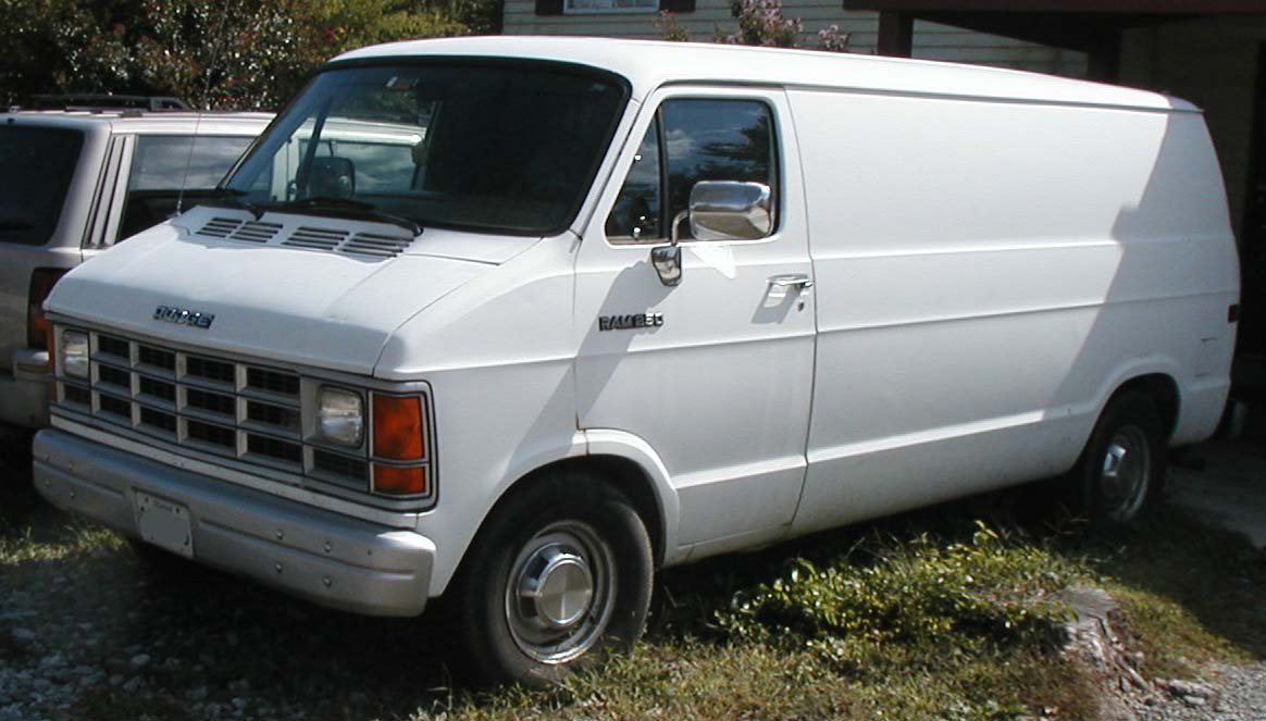 Dodge B250