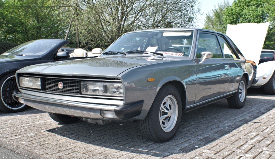Fiat 130 photo