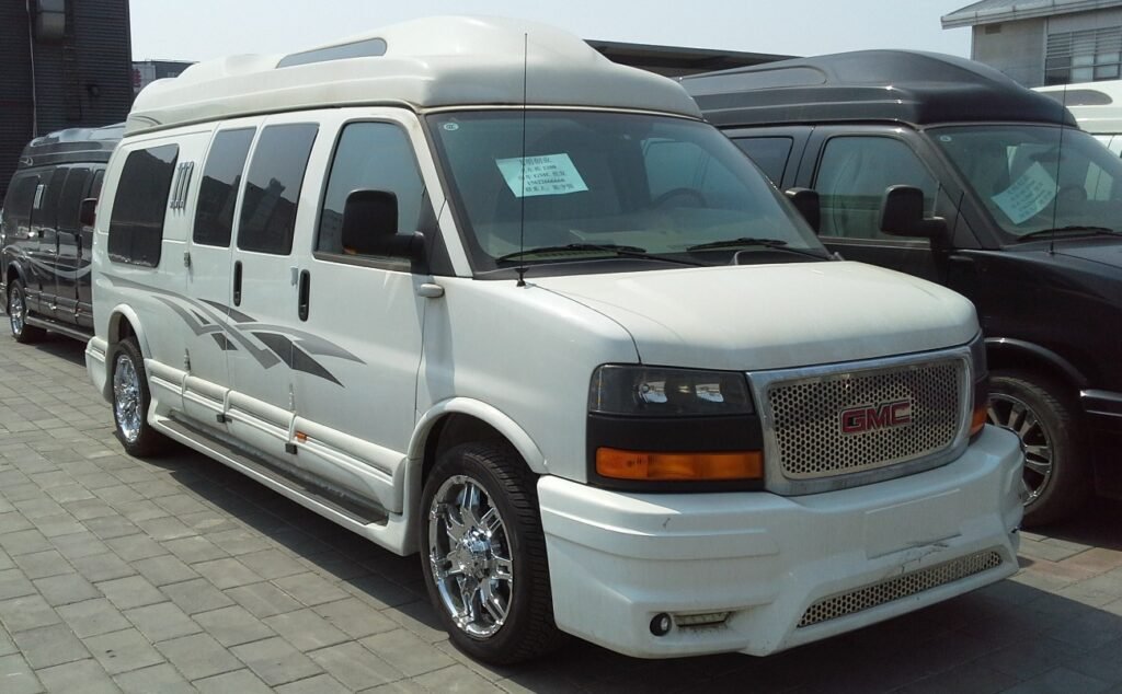 GMC Savana photo