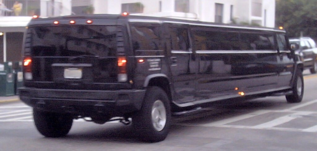 Hummer H2 Stretch photo