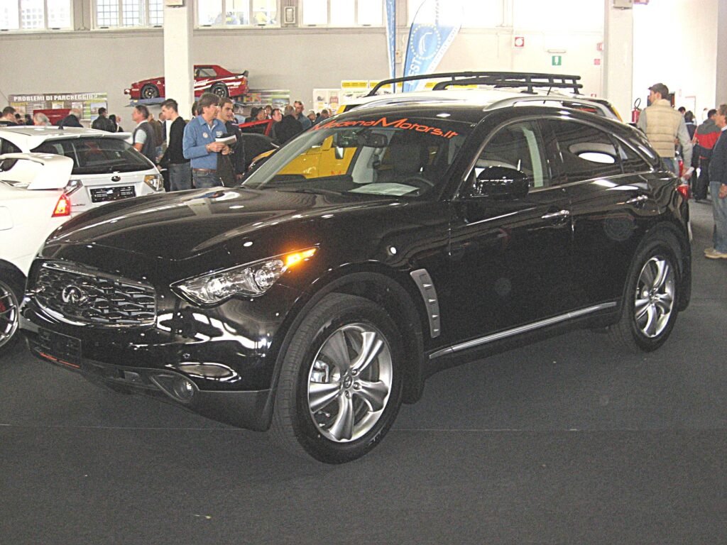 Infiniti FX35 photo