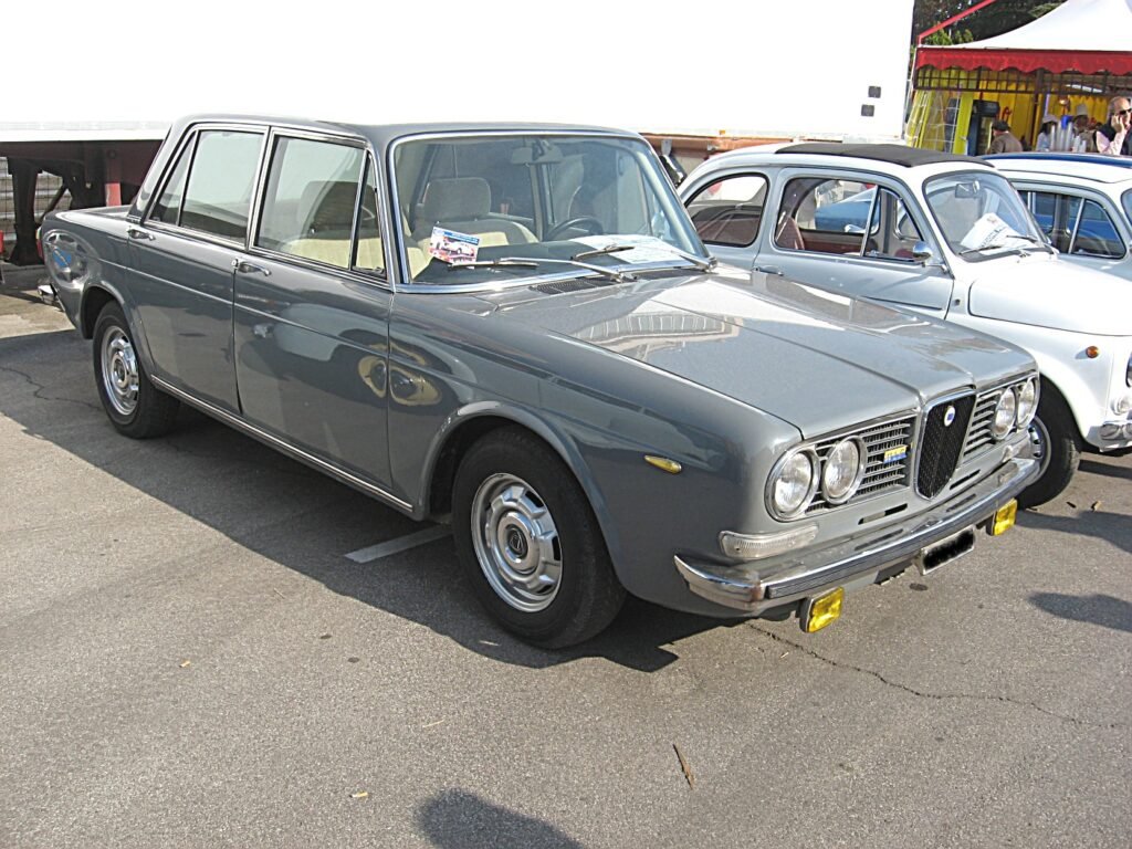 Lancia 2000 photo
