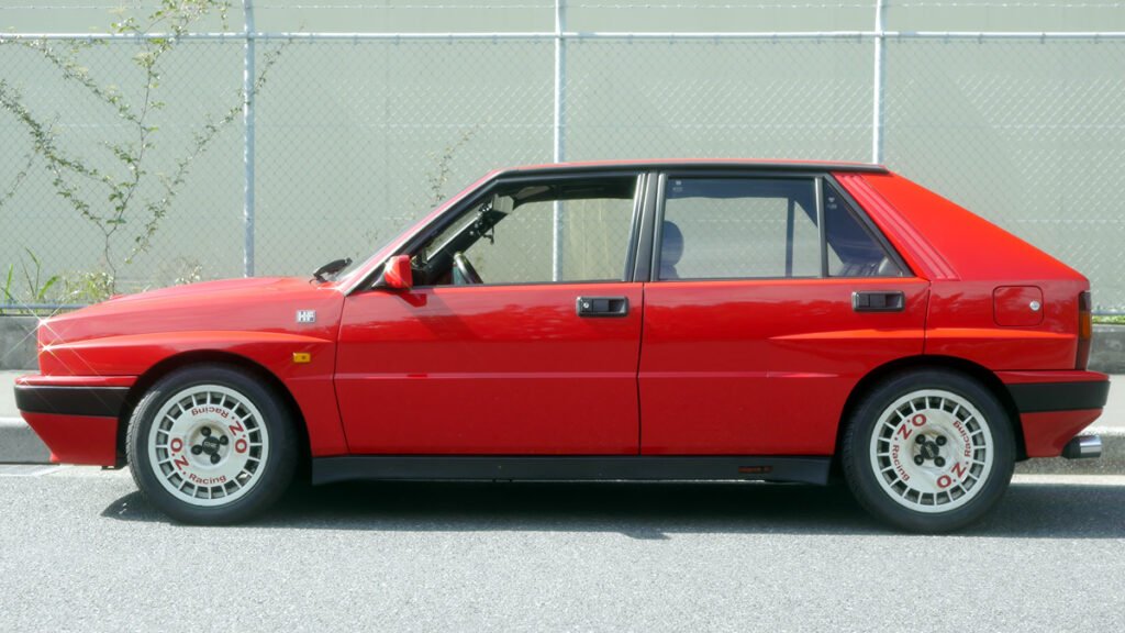 Lancia Delta Hf Integrale 16V photo
