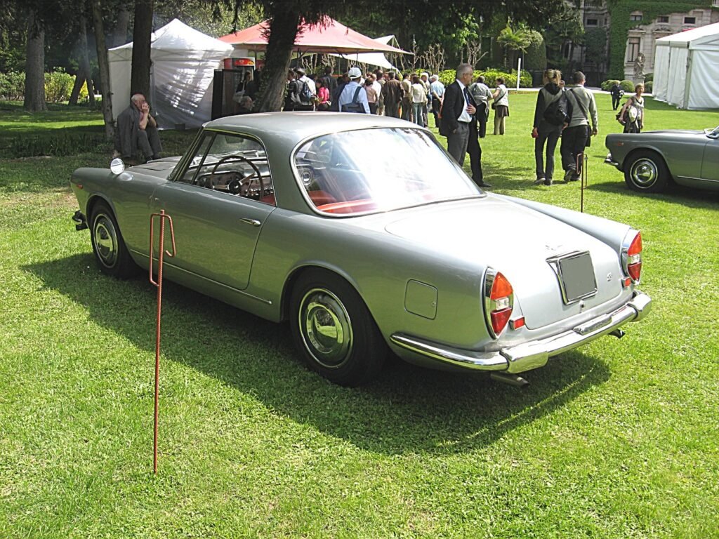 Lancia Flaminia GT photo