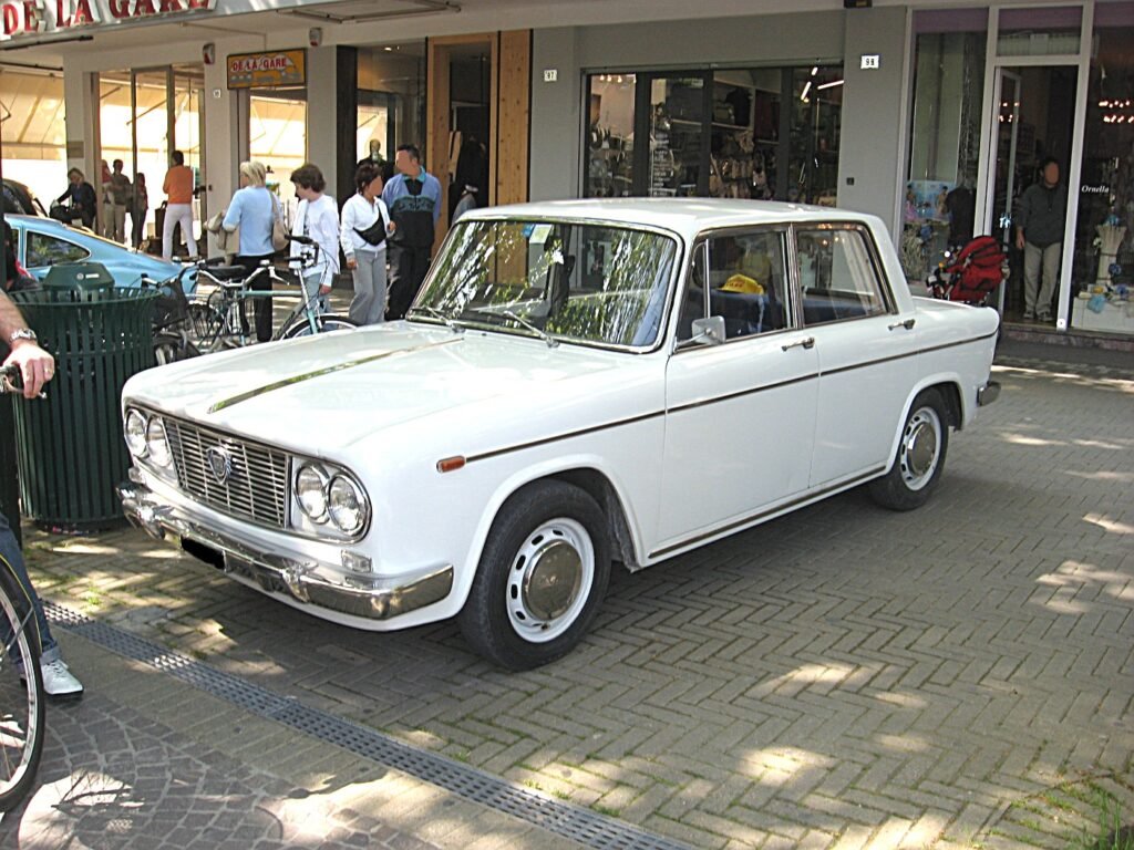 Lancia Fulvia Berlina photo