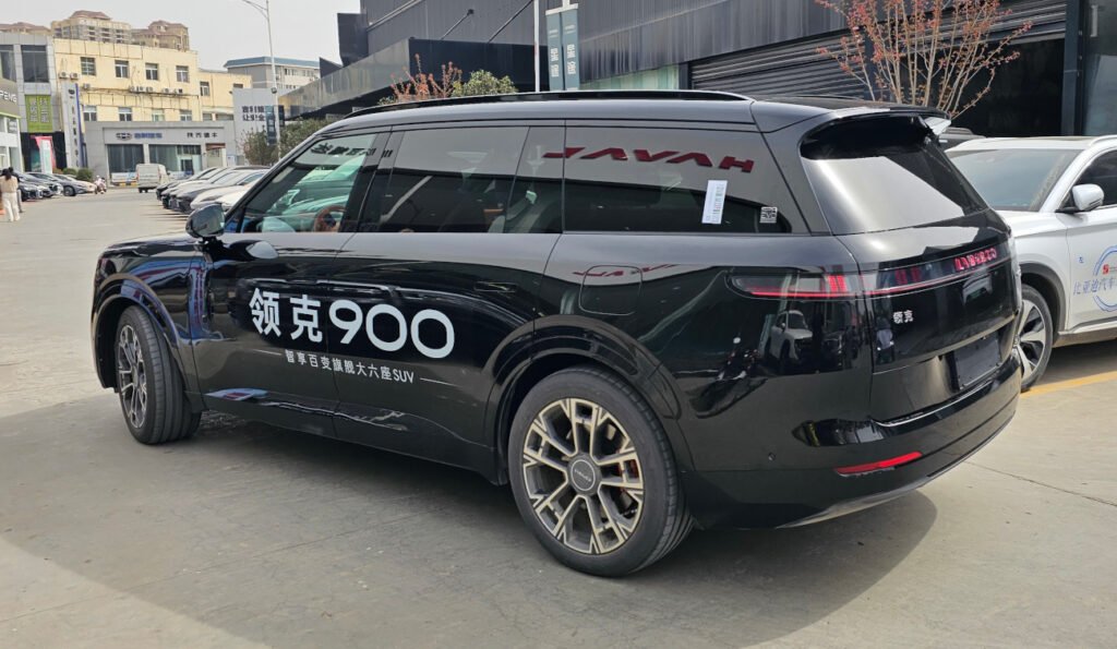 Lynk & Co 900 photo