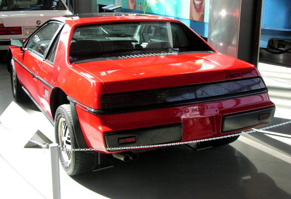 Pontiac Fiero photo