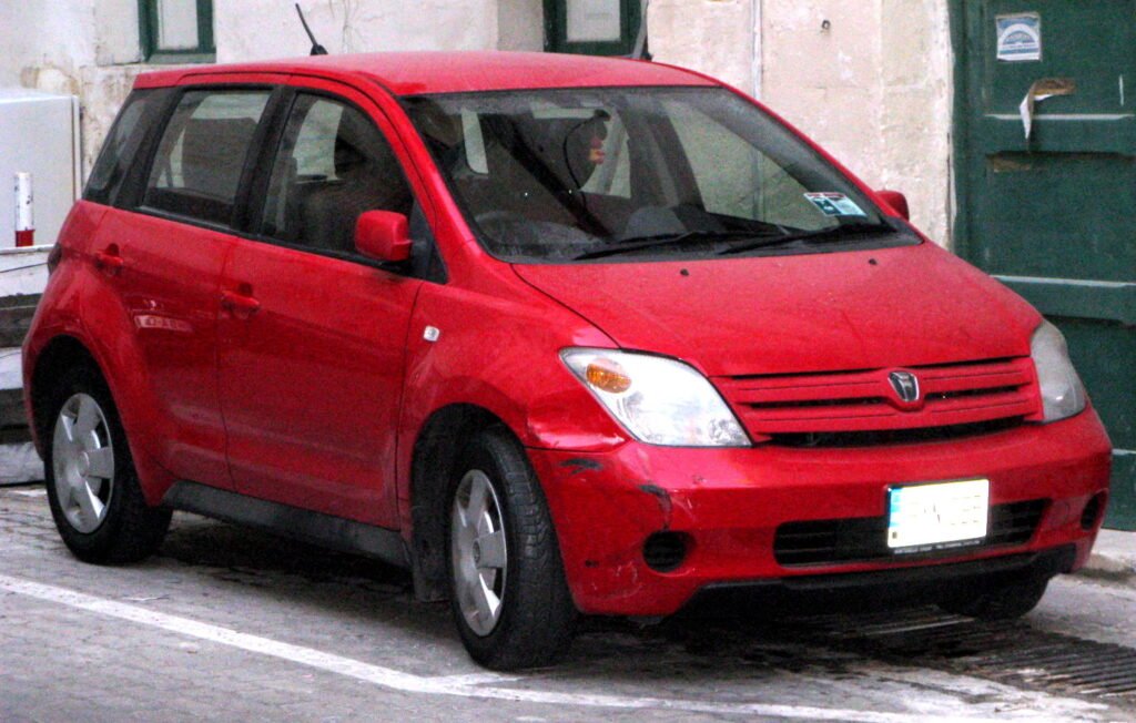 Toyota Ist photo