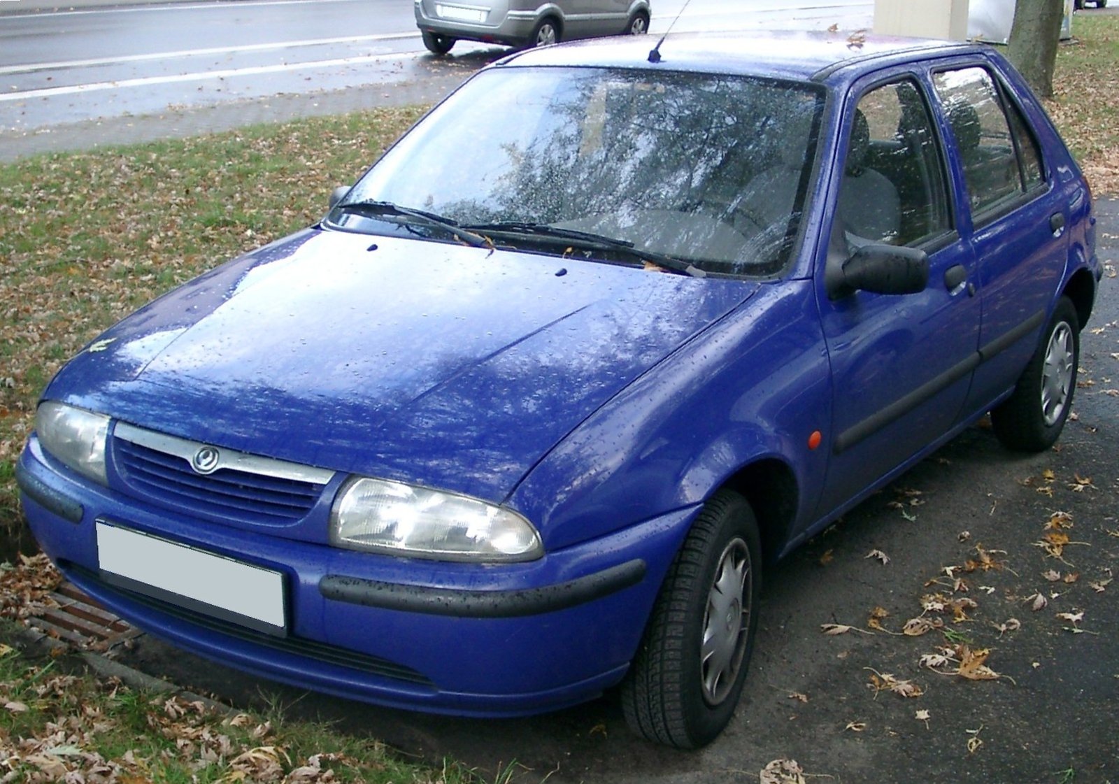 Mazda 121