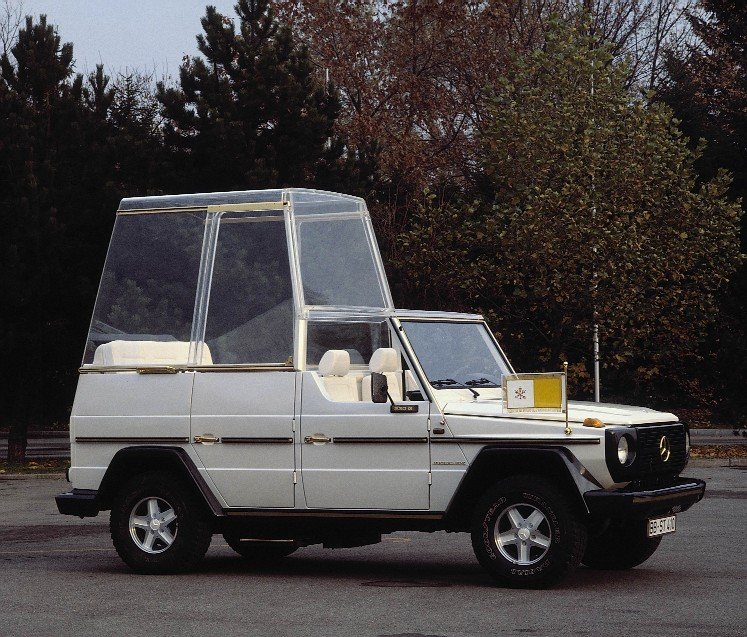 Mercedes-Benz 230 G photo