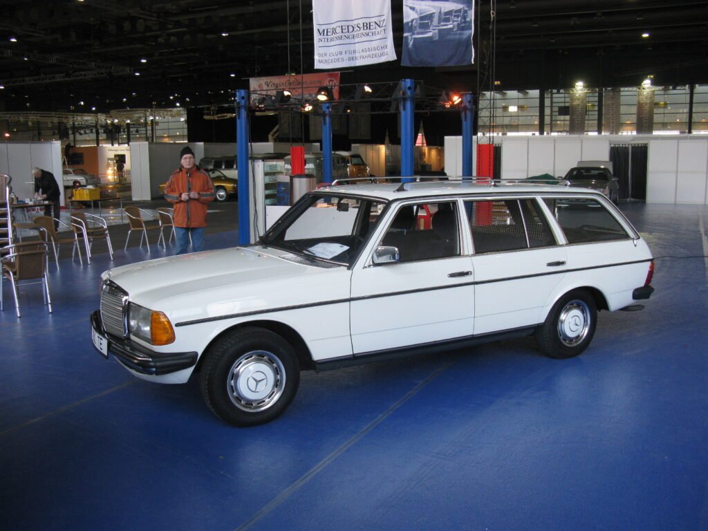 Mercedes-Benz 230 TE photo