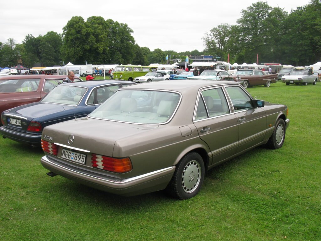 Mercedes-Benz 300 SE photo