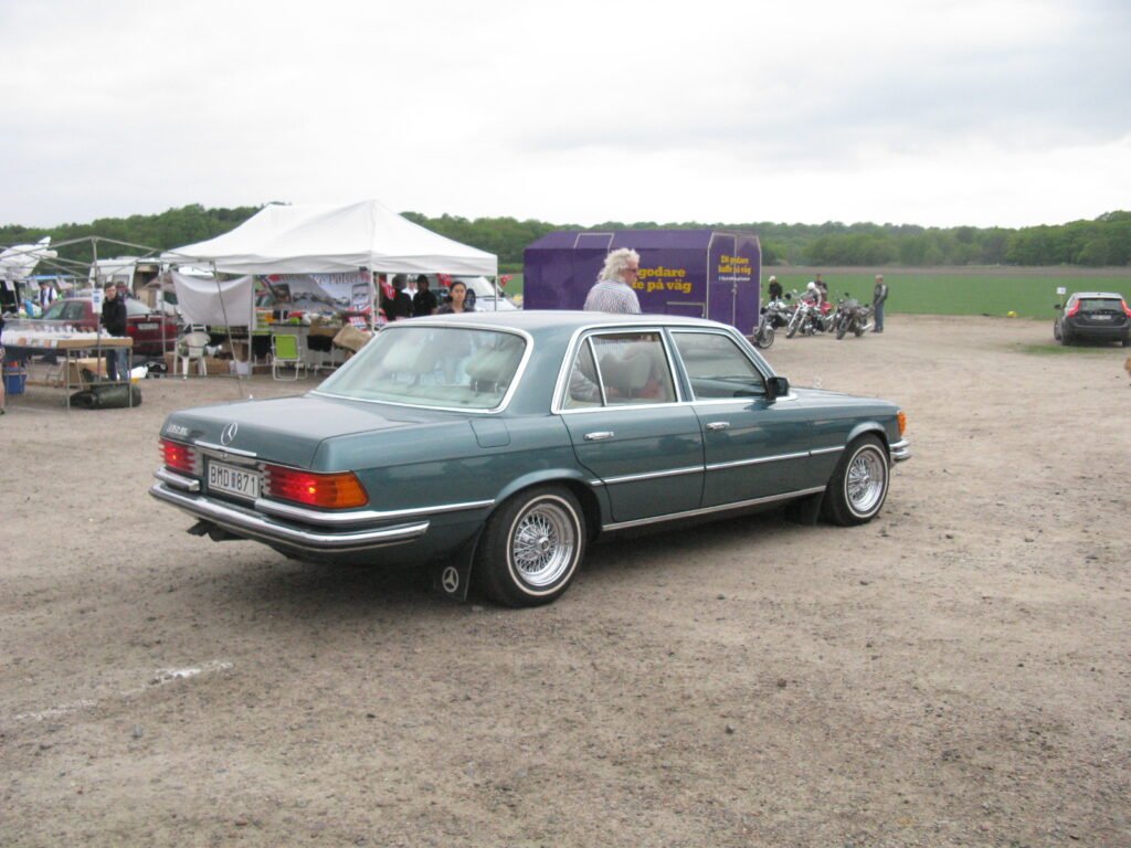 Mercedes-Benz 450 SE photo