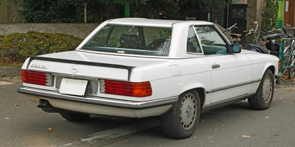 Mercedes-Benz 560 SL Roadster photo