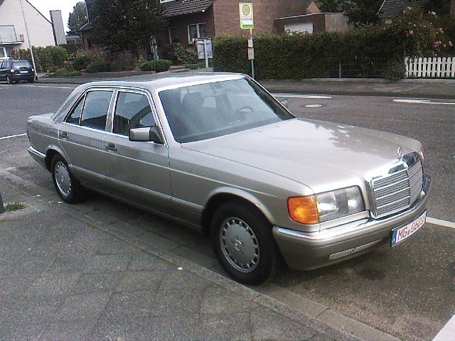 Mercedes-Benz 260 photo