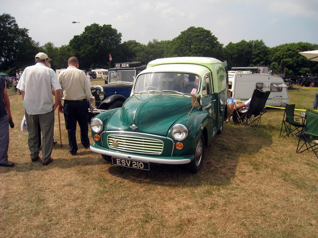 Morris Minor Van photo