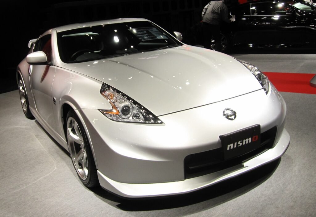 Nissan 370 photo