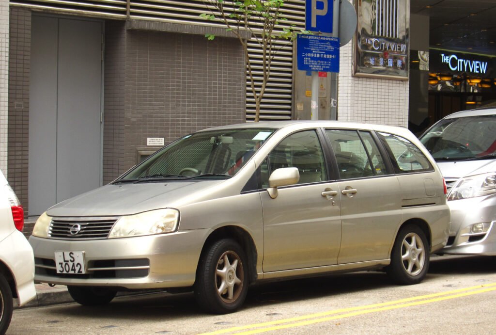 Nissan Prairie photo