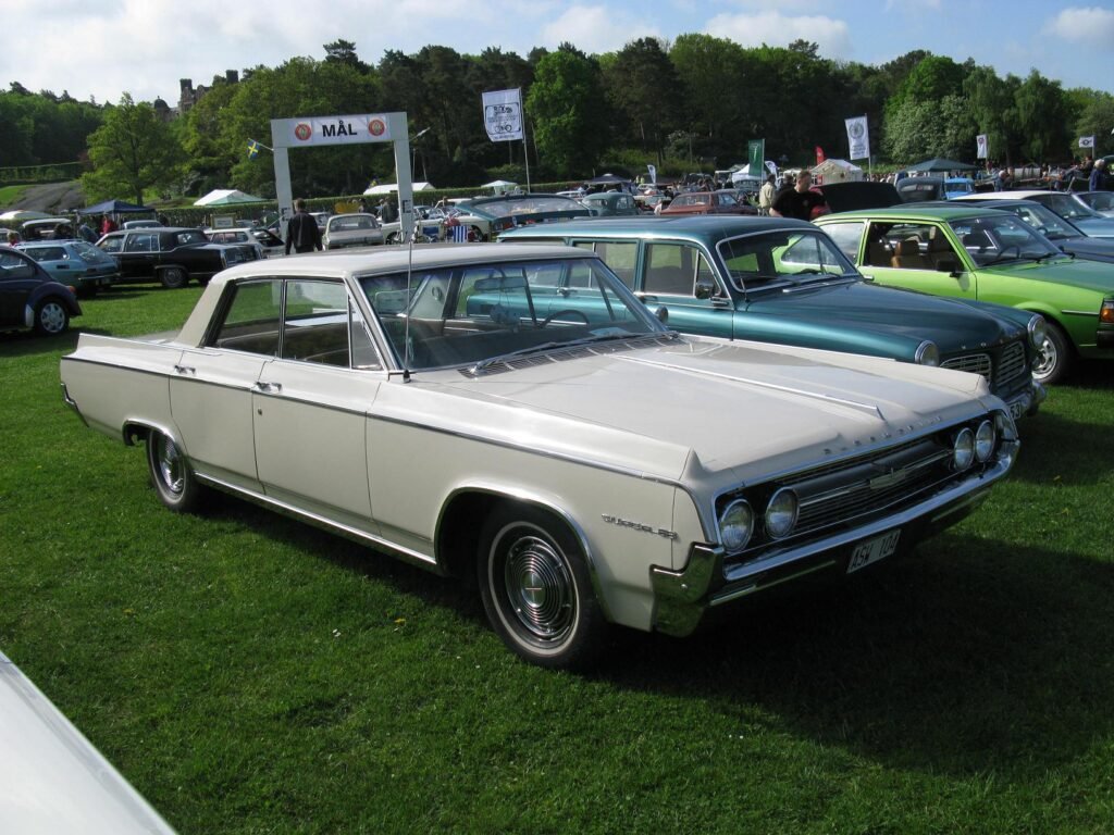 Oldsmobile Super 88 photo