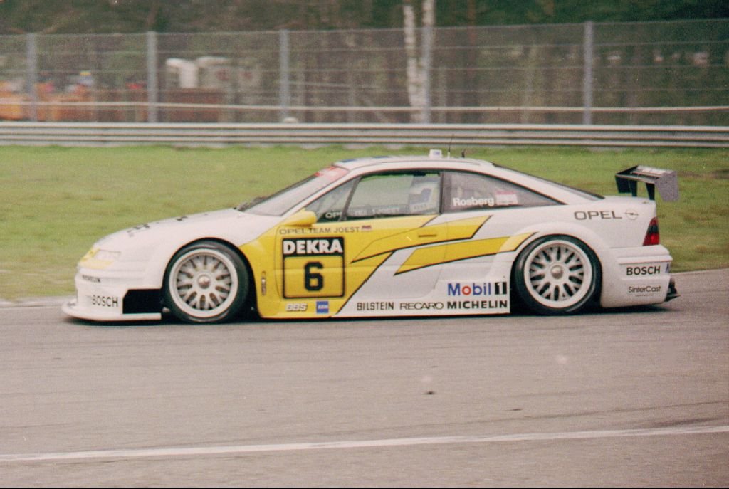 Opel Calibra photo